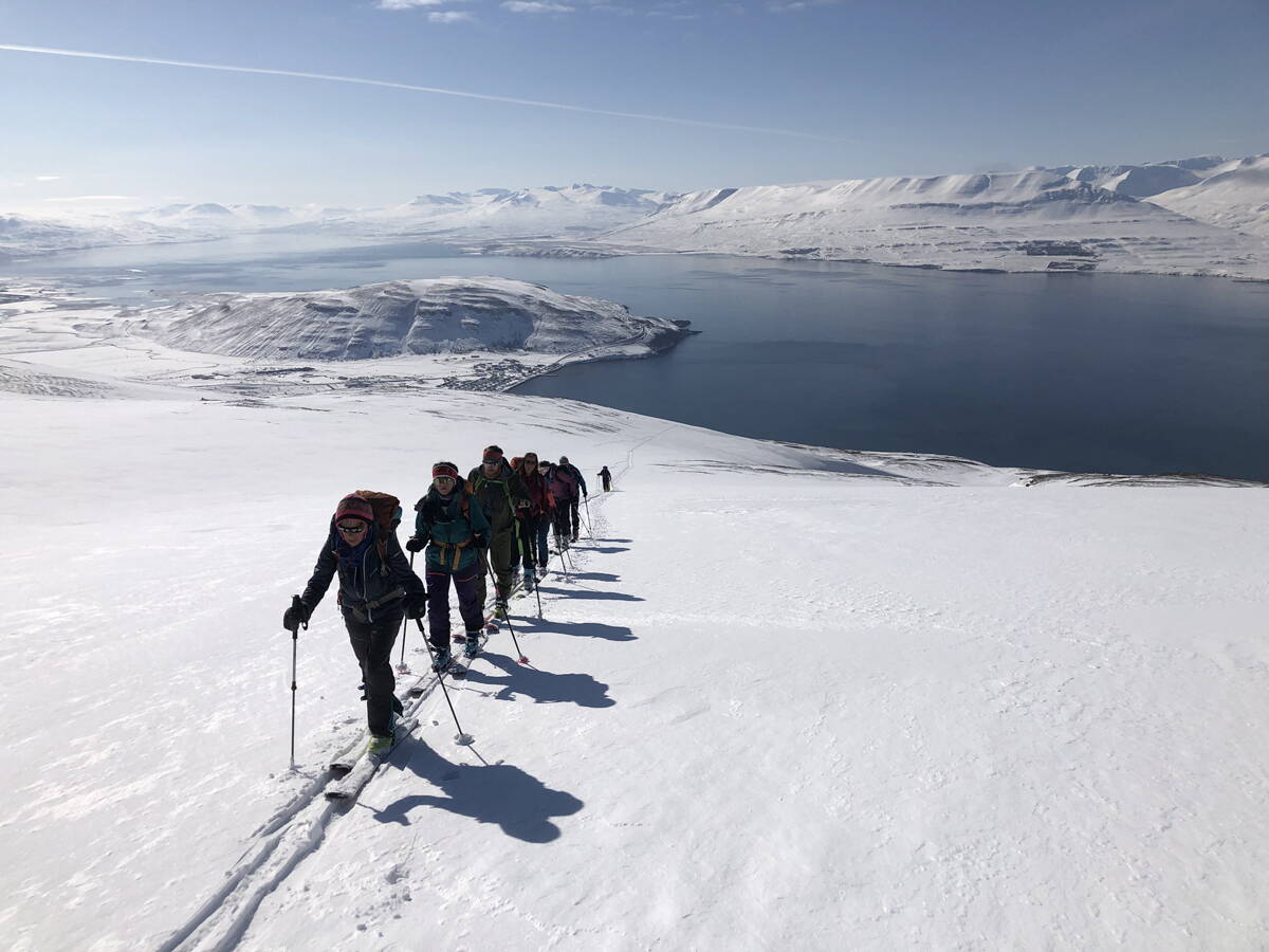 skitouren_island_-_berg-welt_-_4-2022_33.1.jpg