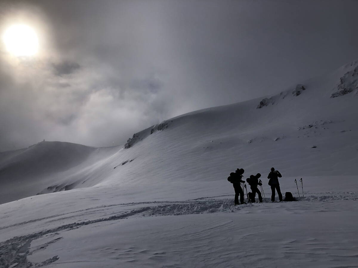 skitouren_island_-_berg-welt_-_4-2022_13.jpg