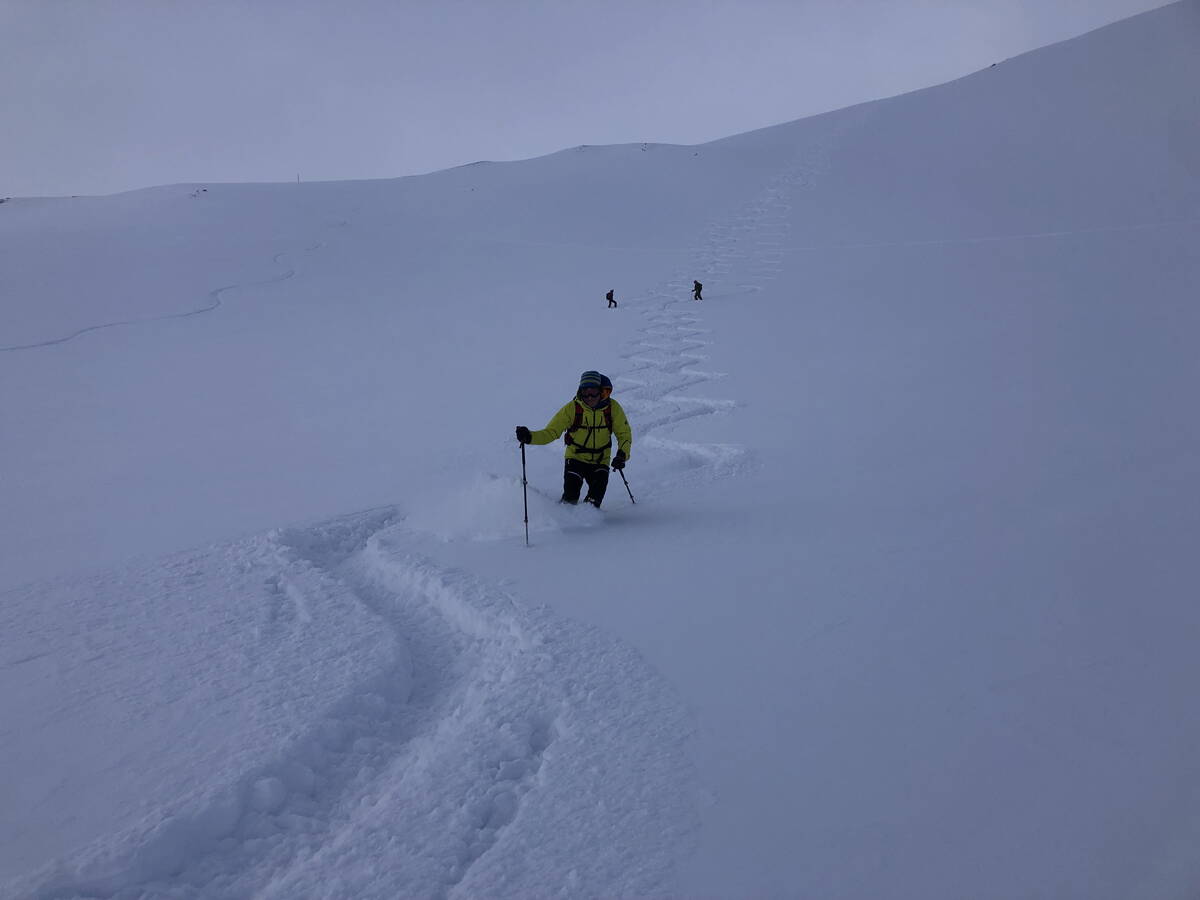 skitouren_island_-_berg-welt_-_4-2022_16.jpg