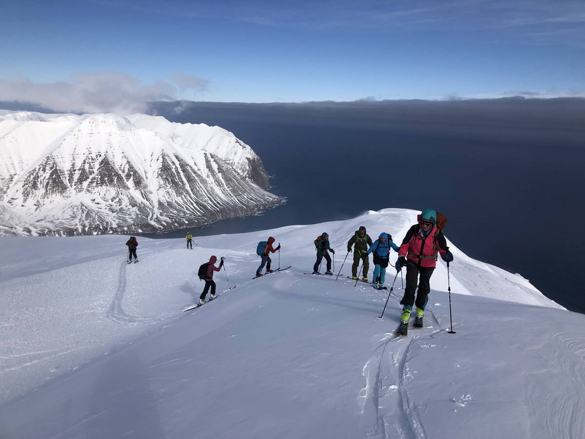 skitouren_island_-_berg-welt_-_4-2022_64.jpg